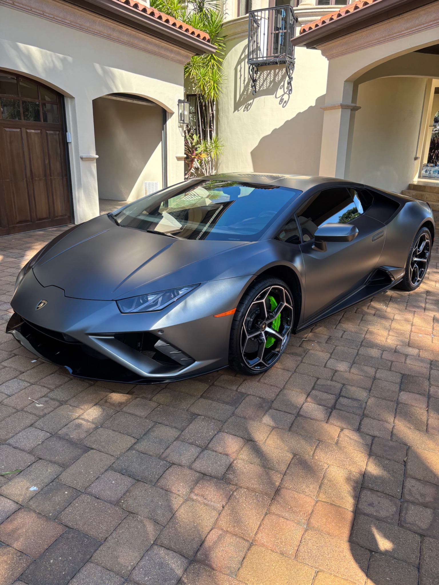 Lamborghini Huracan Matte Grey Side